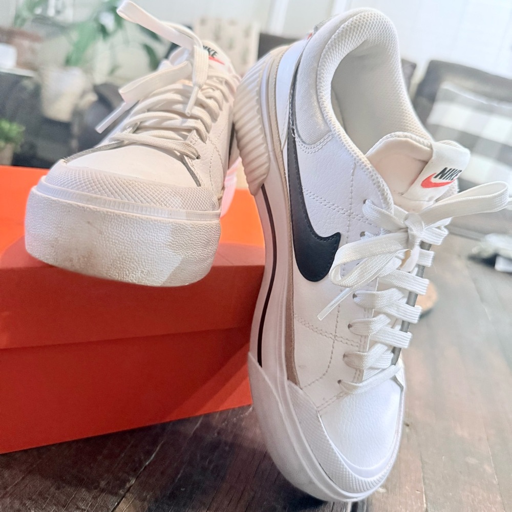 Nike Court Legacy Lift
Women's Shoes size 7.5